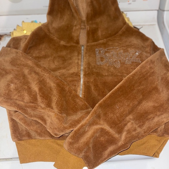 Bratz Brown Rhinestone Tracksuit - Picture 7 of 7